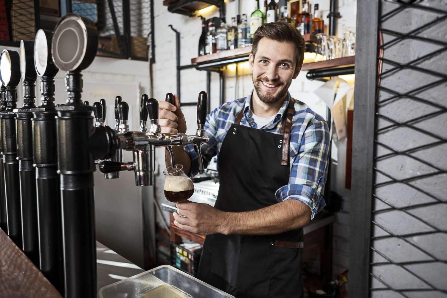 The 8 Most interesting Bartender Aprons in 2022